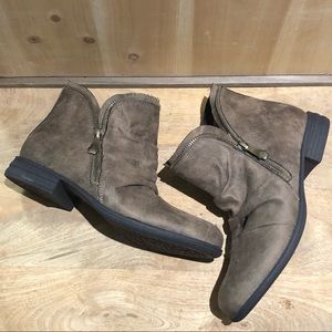 New brown faux suede shrug zipper boot